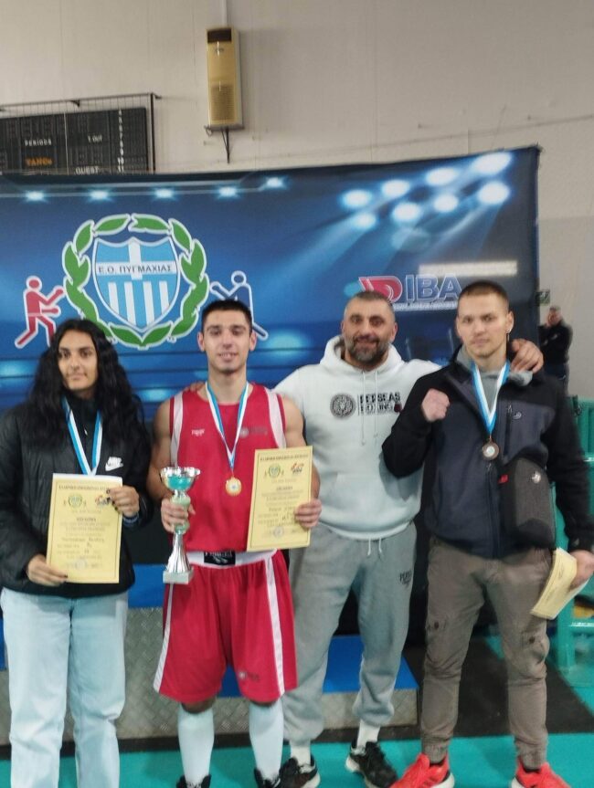 received_1242702243124429